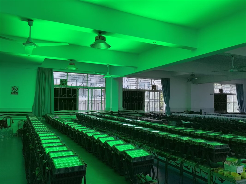 4 projecteurs LED imperméables - Outdoor Lighting Options avis et prix